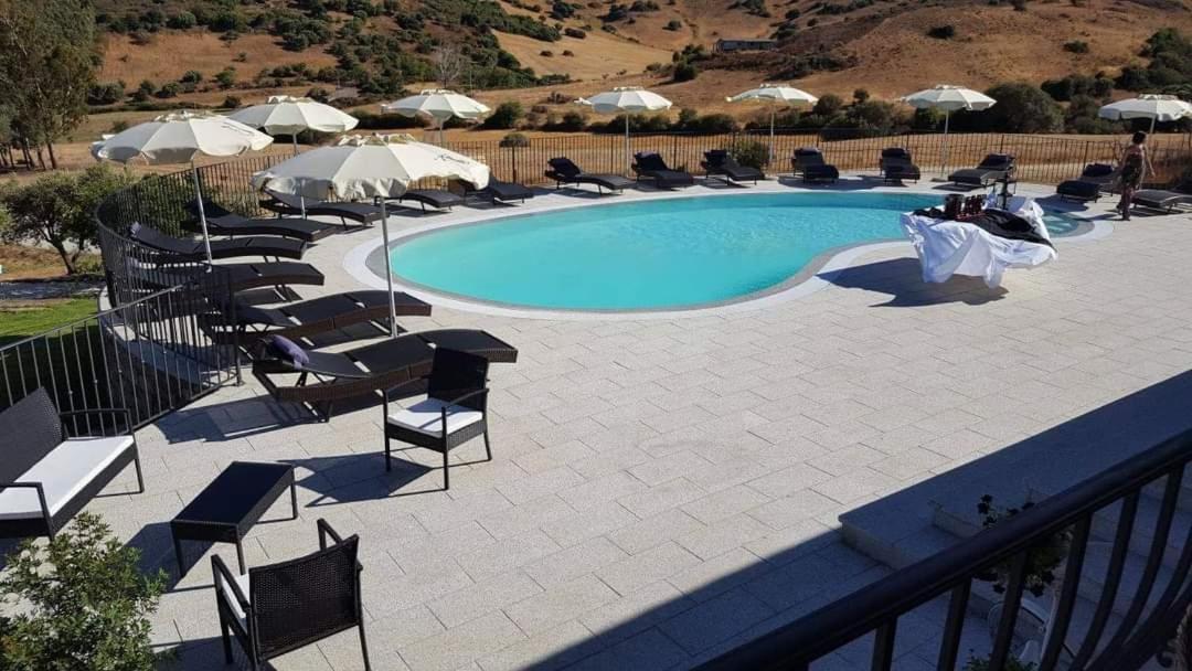 Case Vacanze Nioleo - Apartments And Pool Siniscola Zewnętrze zdjęcie