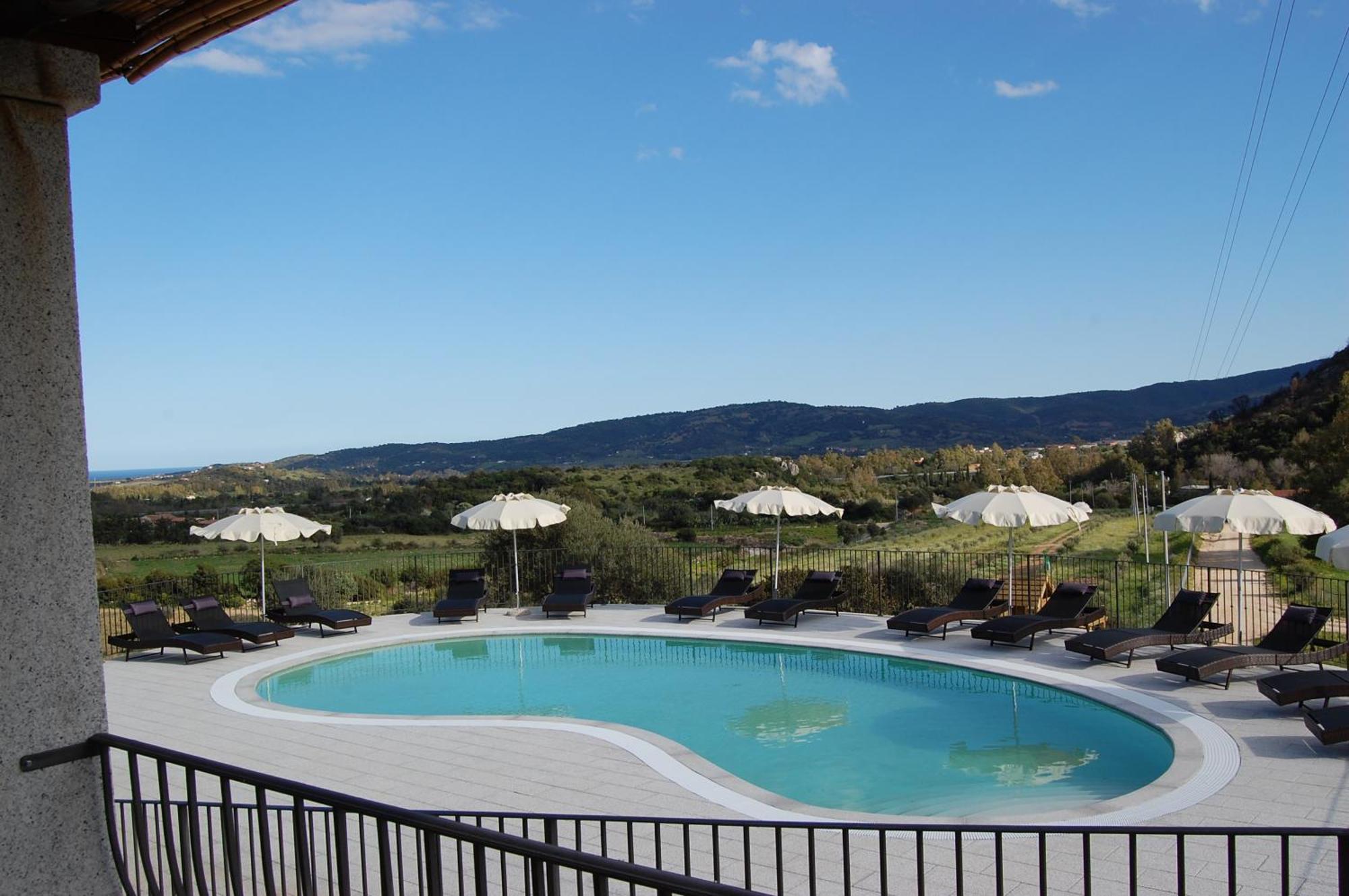 Case Vacanze Nioleo - Apartments And Pool Siniscola Zewnętrze zdjęcie