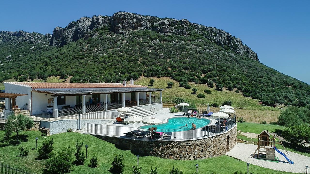 Case Vacanze Nioleo - Apartments And Pool Siniscola Zewnętrze zdjęcie