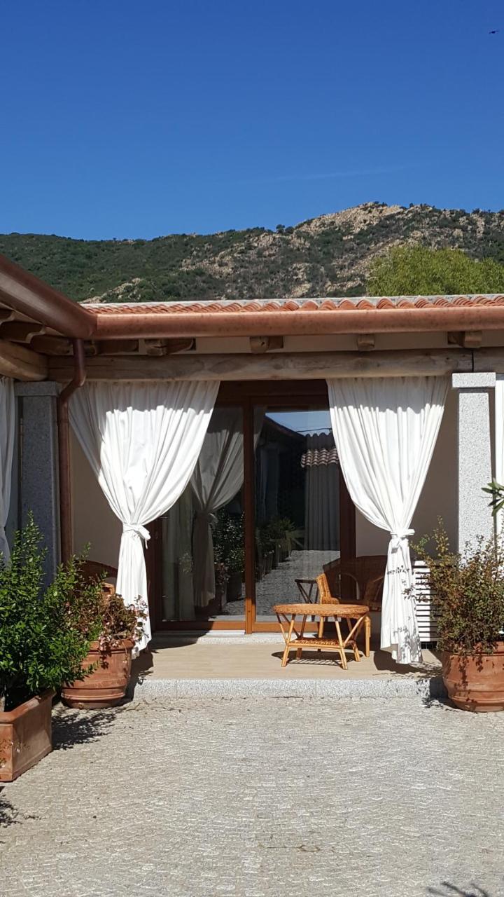Case Vacanze Nioleo - Apartments And Pool Siniscola Zewnętrze zdjęcie