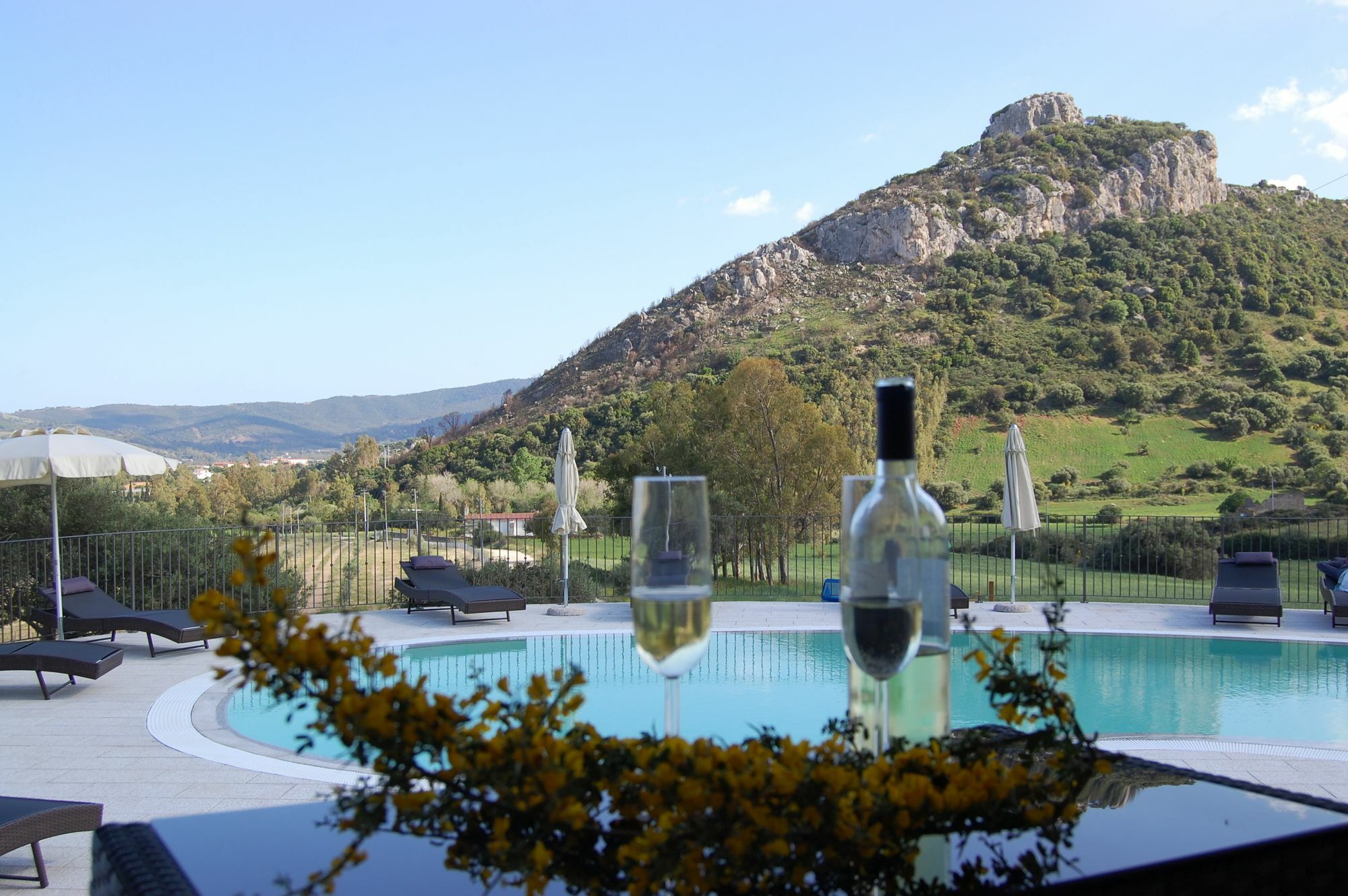 Case Vacanze Nioleo - Apartments And Pool Siniscola Zewnętrze zdjęcie